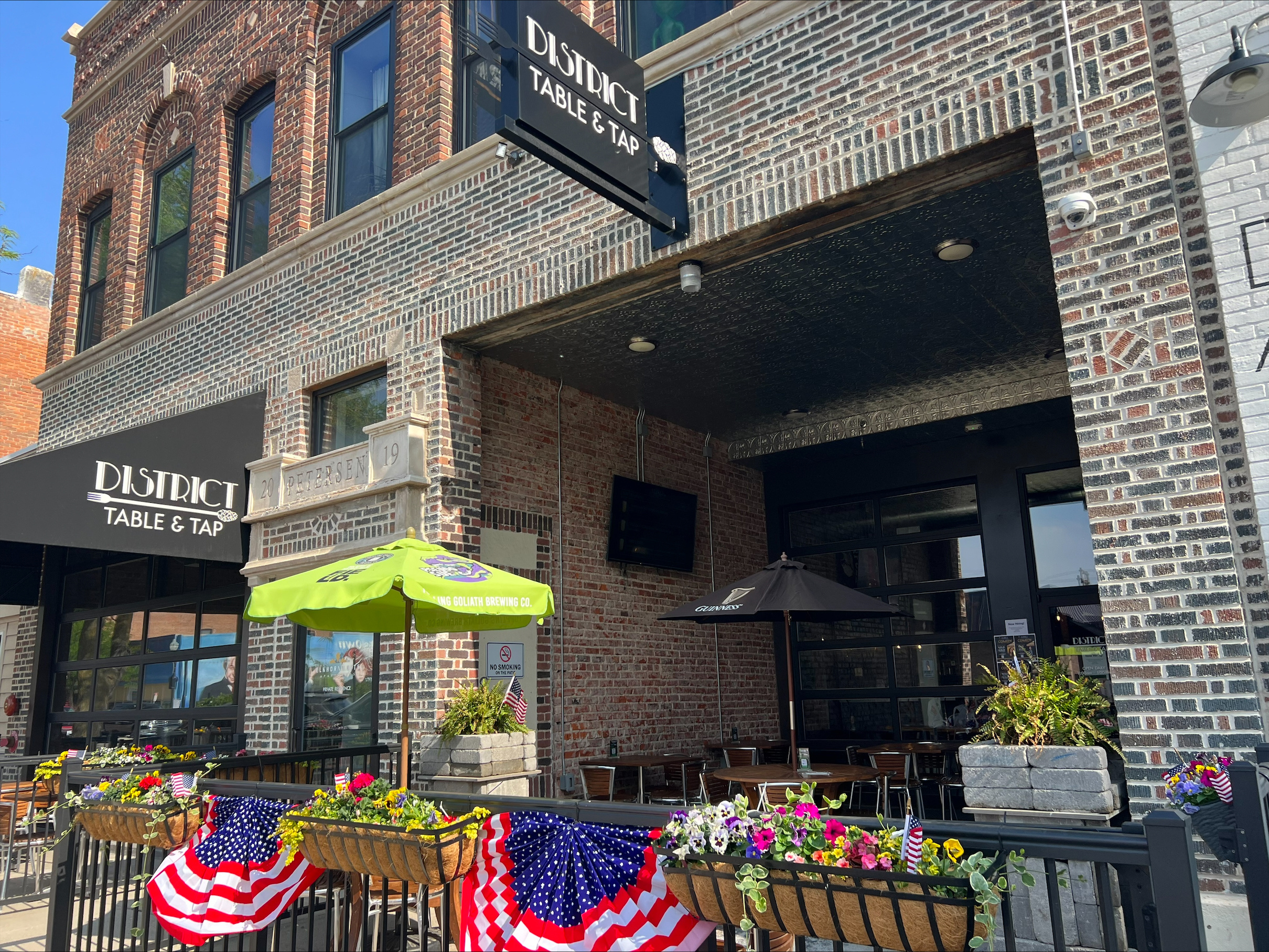 The patio and exterior of District Table & Tap in Norfolk.