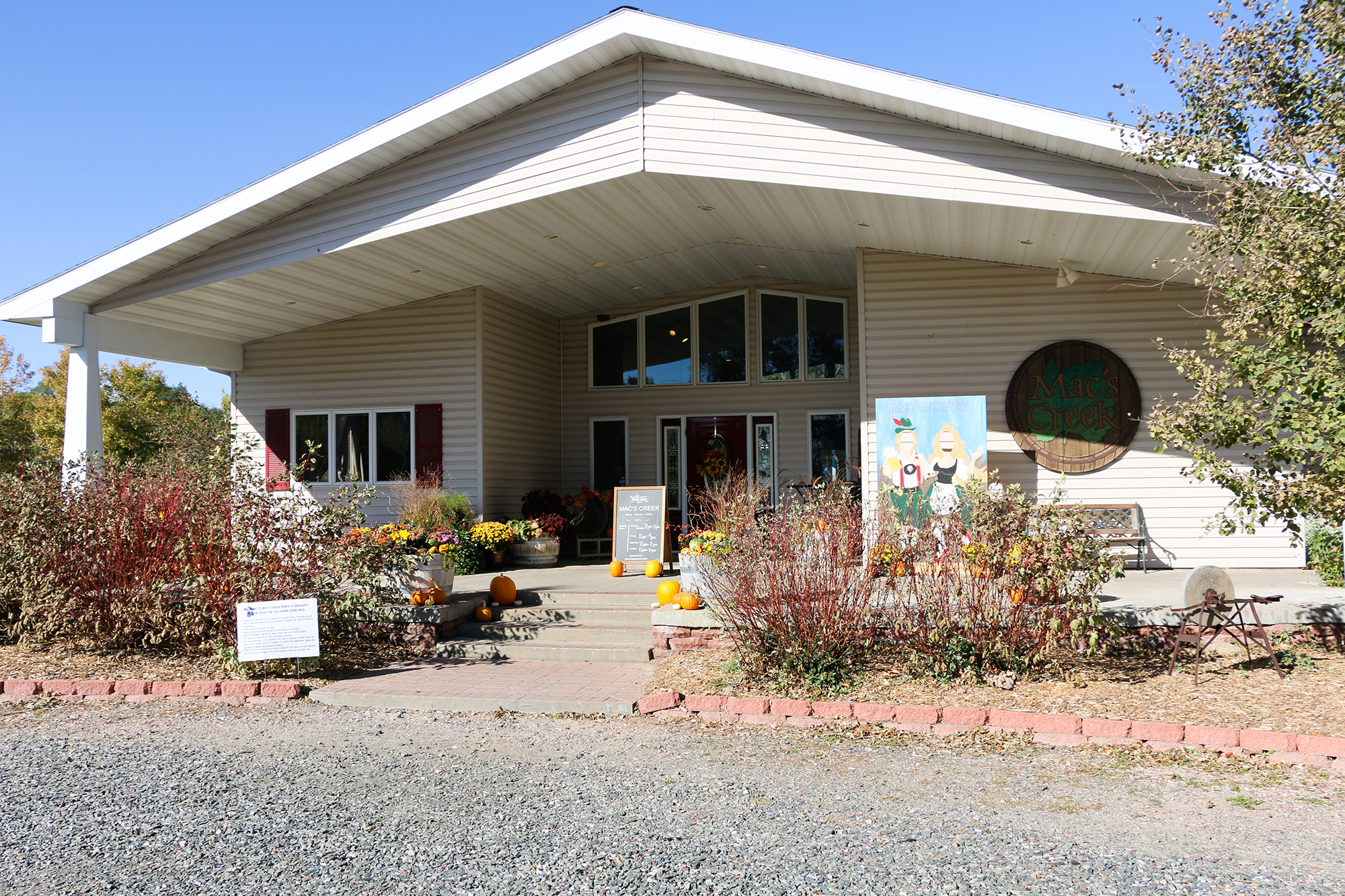 Exterior of Mac's Creek Winery & Brewery in Lexington. 