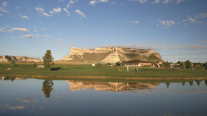 Monument Shadows in Gering, NE